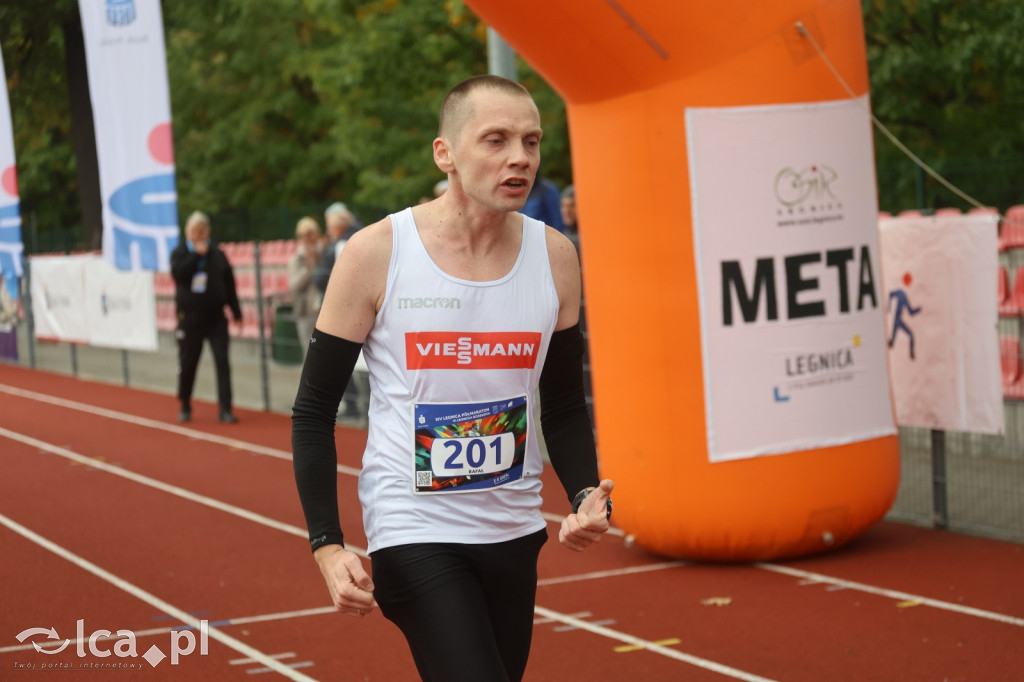 Znajdź się na zdjęciach z mety biegu