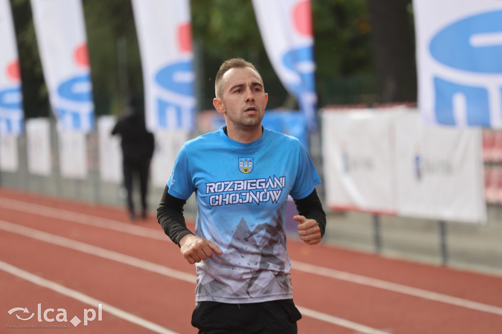 Znajdź się na zdjęciach z mety biegu