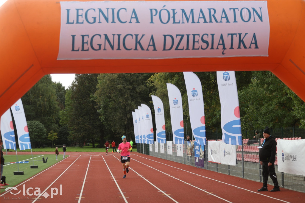 Znajdź się na zdjęciach z mety biegu