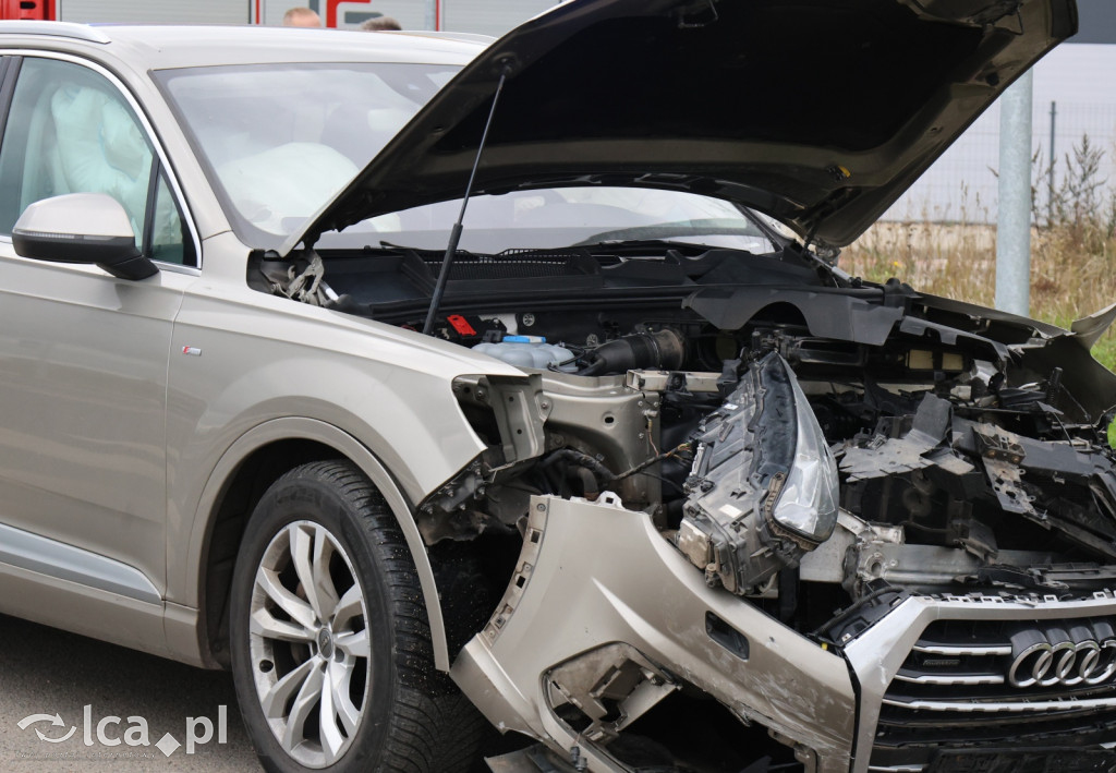 Zderzenie opla z audi w Legnicy