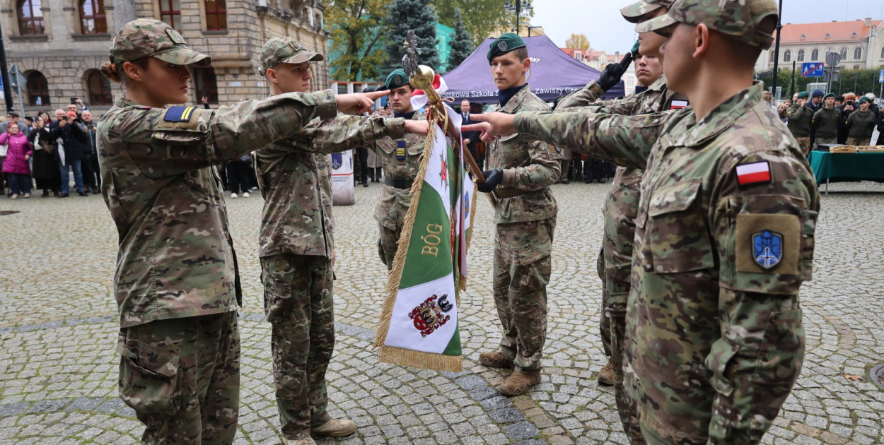Uroczyste ślubowanie nowych kadetów w Legnicy
