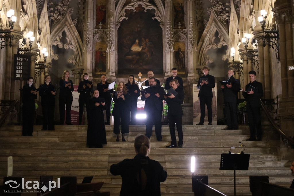 Dawne pieśni Legnicy zabrzmiały w kościele