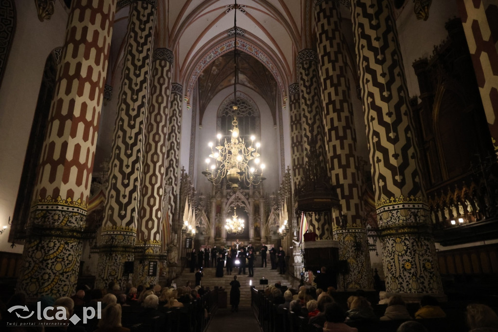 Dawne pieśni Legnicy zabrzmiały w kościele