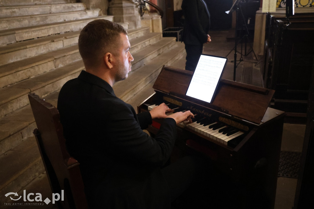 Dawne pieśni Legnicy zabrzmiały w kościele
