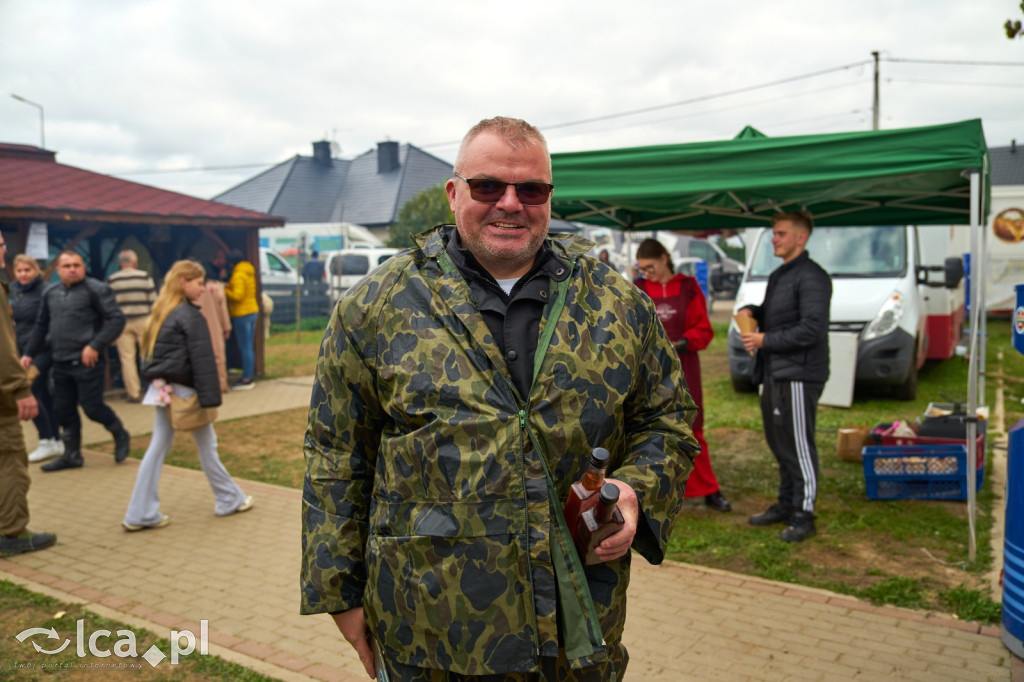 Sołtys Bartoszowa przyciąga tłumy na targ