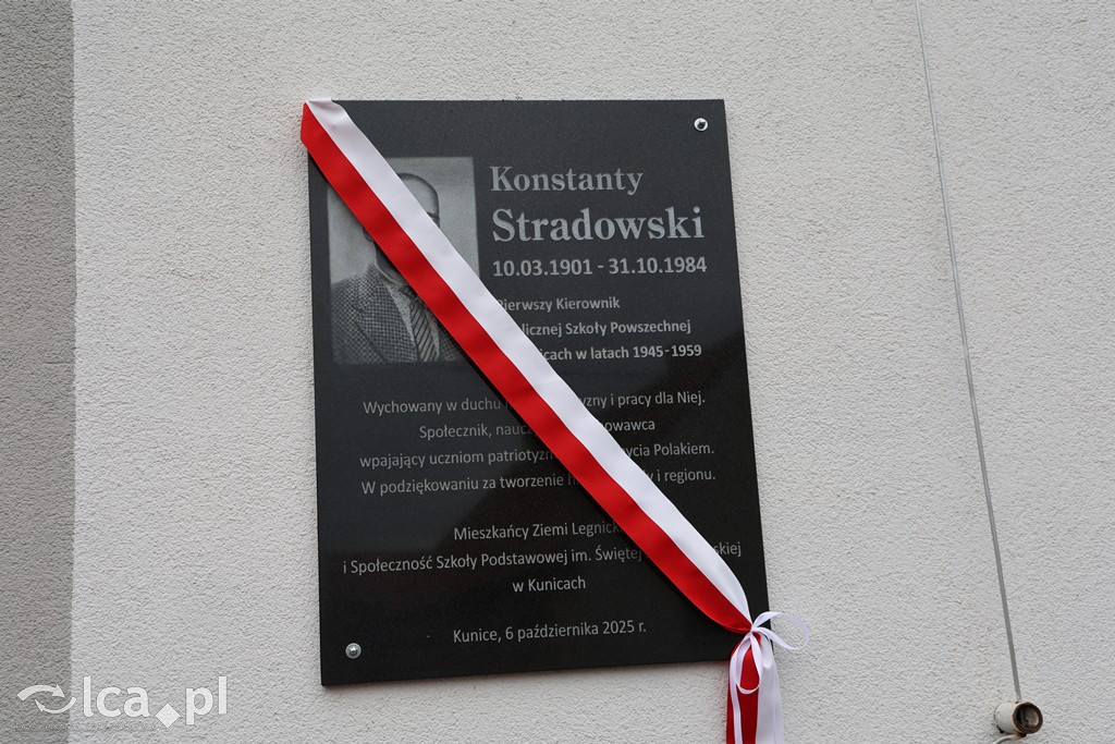 Upamiętniono pierwszego kierownika szkoły