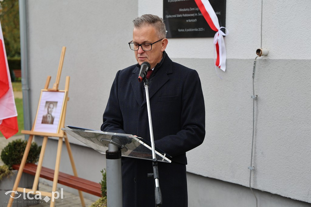 Upamiętniono pierwszego kierownika szkoły
