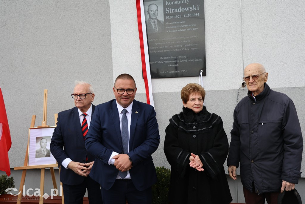 Upamiętniono pierwszego kierownika szkoły