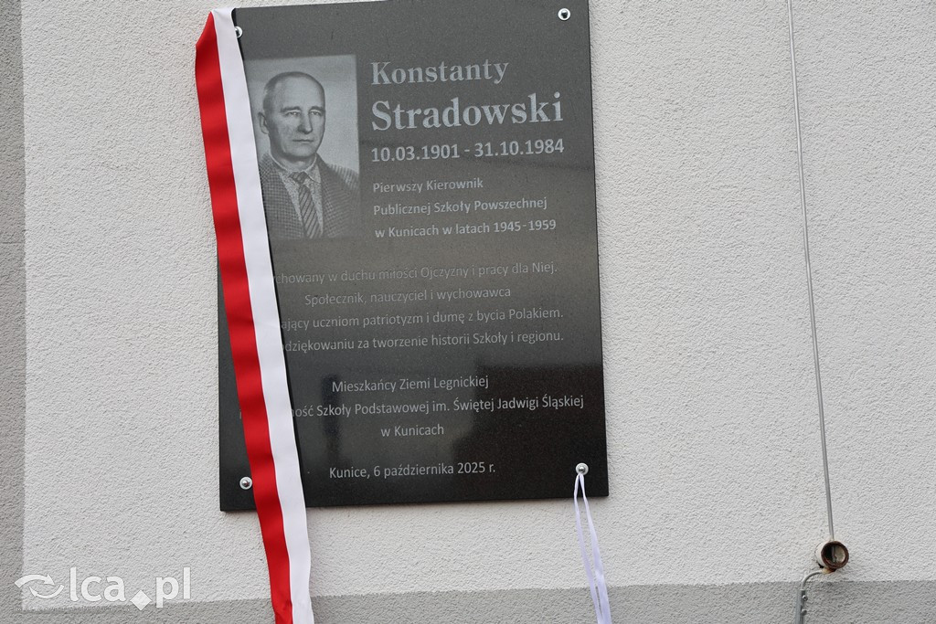 Upamiętniono pierwszego kierownika szkoły