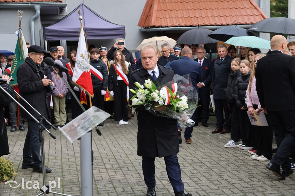 Upamiętniono pierwszego kierownika szkoły