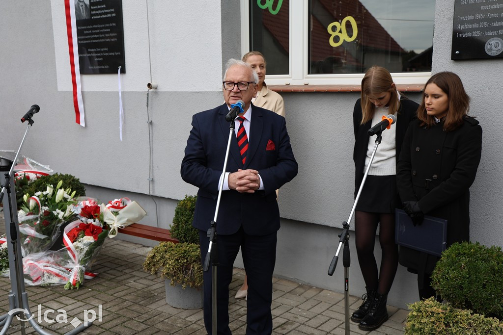 Upamiętniono pierwszego kierownika szkoły