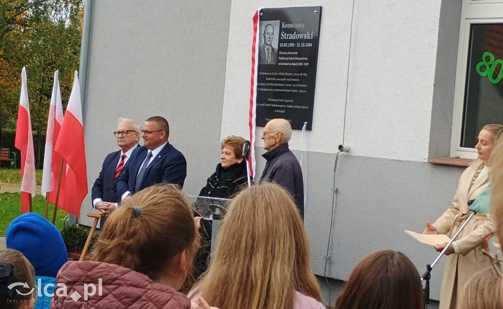 Upamiętniono pierwszego kierownika szkoły