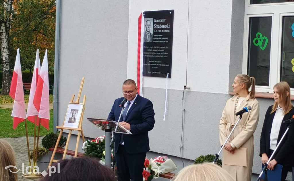 Upamiętniono pierwszego kierownika szkoły