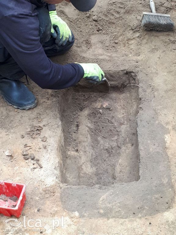 Ziemia kryła ten grób przez 80 lat