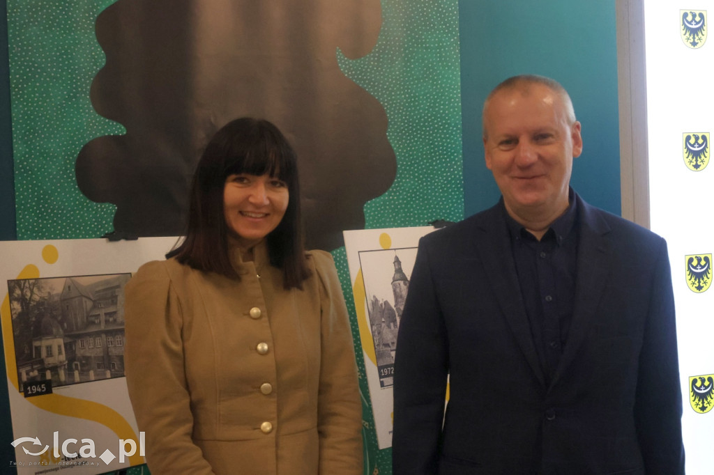 Uroczysta sesja Sejmiku w legnickim teatrze