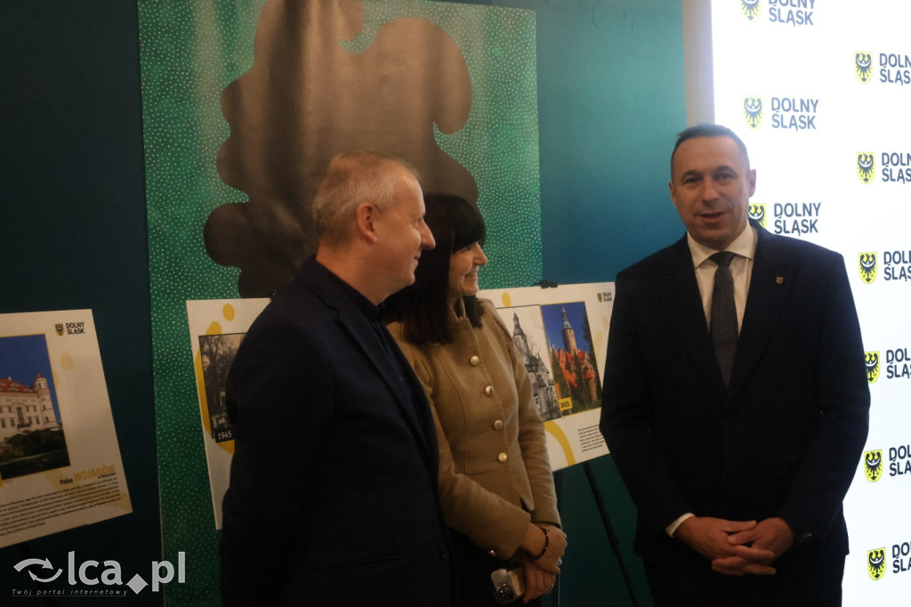 Uroczysta sesja Sejmiku w legnickim teatrze