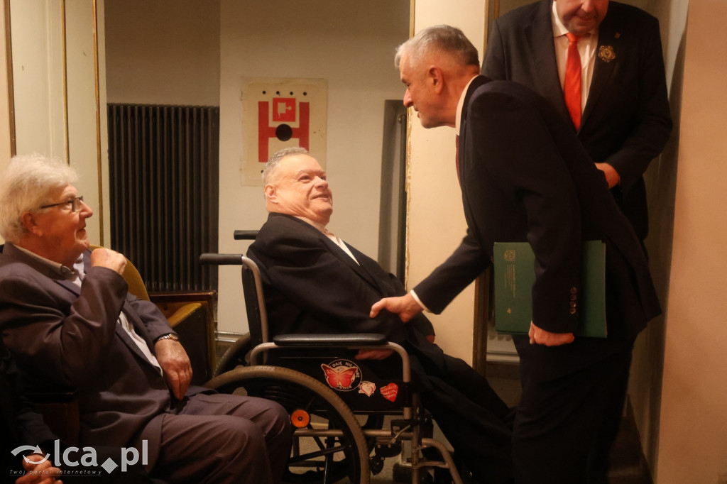 Uroczysta sesja Sejmiku w legnickim teatrze