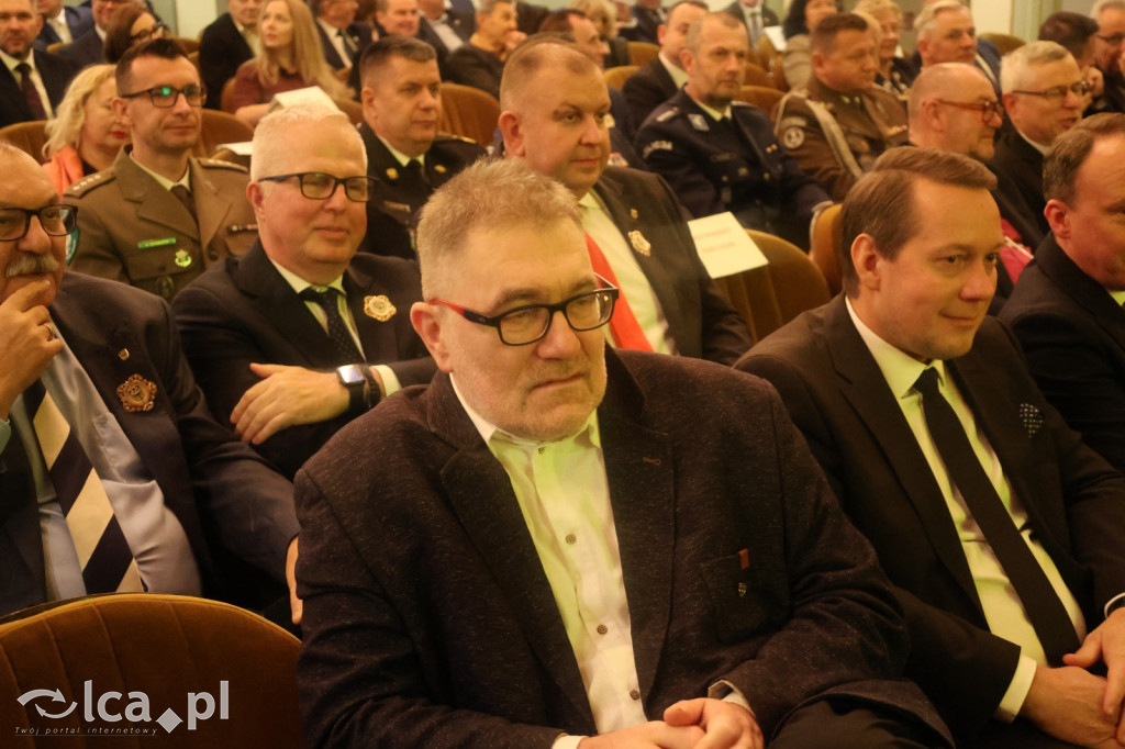 Uroczysta sesja Sejmiku w legnickim teatrze