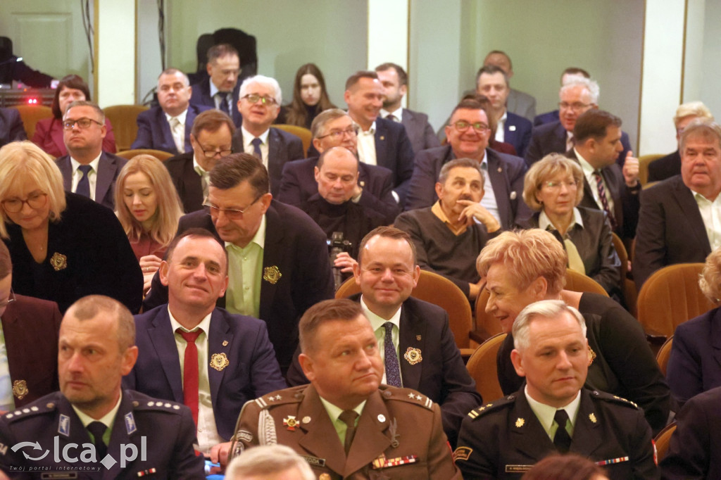 Uroczysta sesja Sejmiku w legnickim teatrze