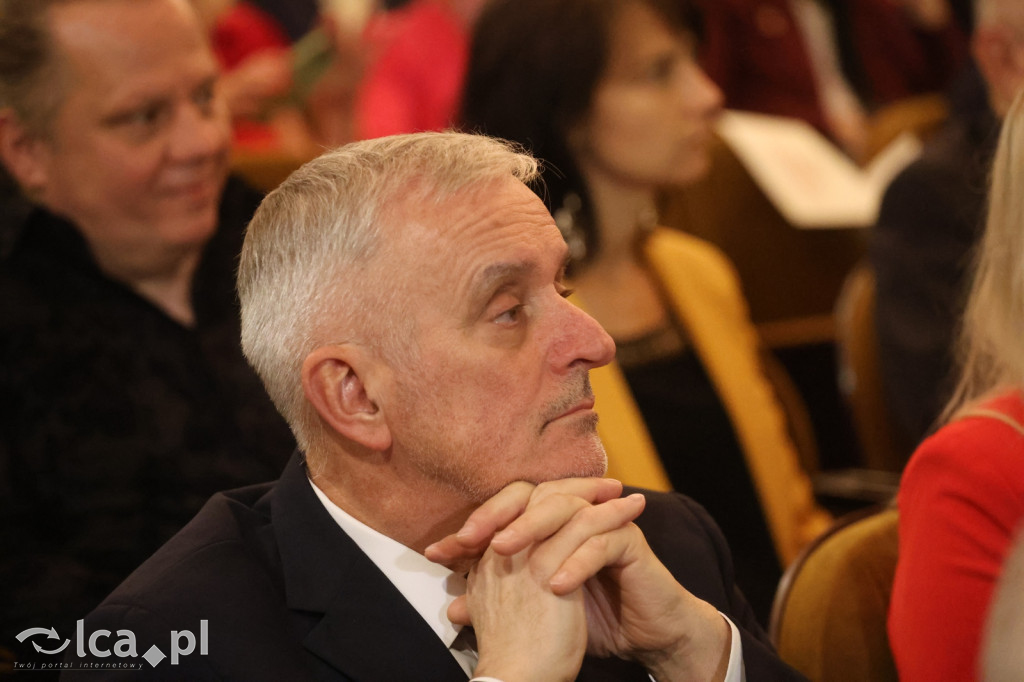 Uroczysta sesja Sejmiku w legnickim teatrze
