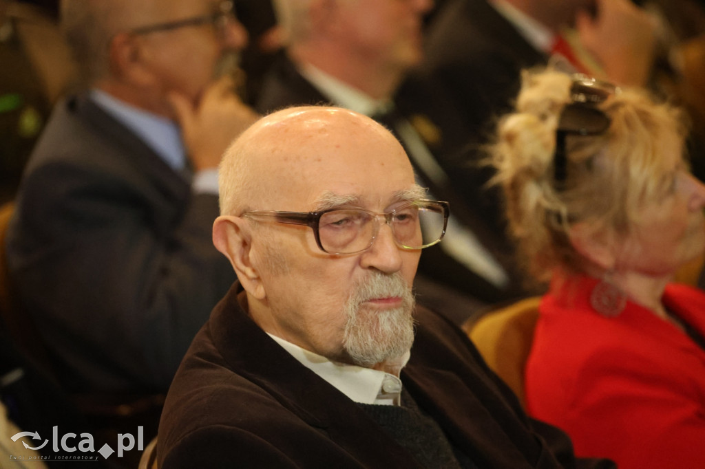 Uroczysta sesja Sejmiku w legnickim teatrze