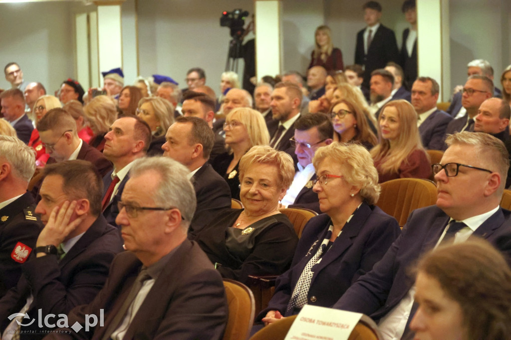 Uroczysta sesja Sejmiku w legnickim teatrze