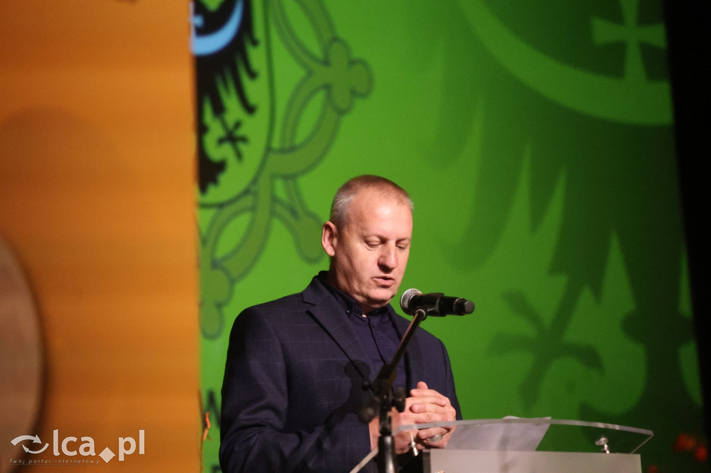 Uroczysta sesja Sejmiku w legnickim teatrze