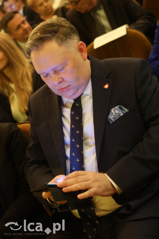Uroczysta sesja Sejmiku w legnickim teatrze