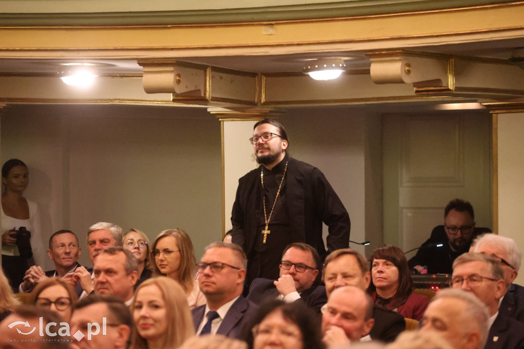 Uroczysta sesja Sejmiku w legnickim teatrze