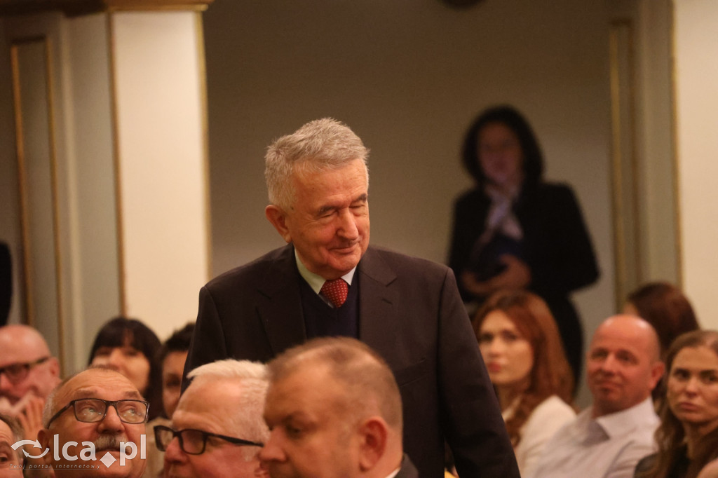 Uroczysta sesja Sejmiku w legnickim teatrze