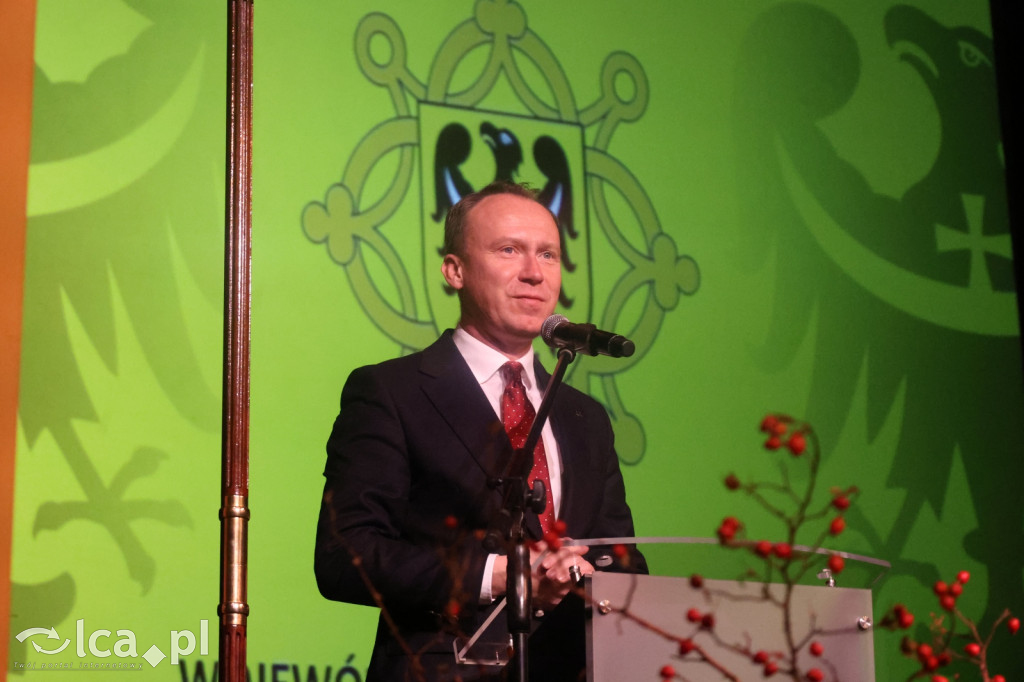 Uroczysta sesja Sejmiku w legnickim teatrze