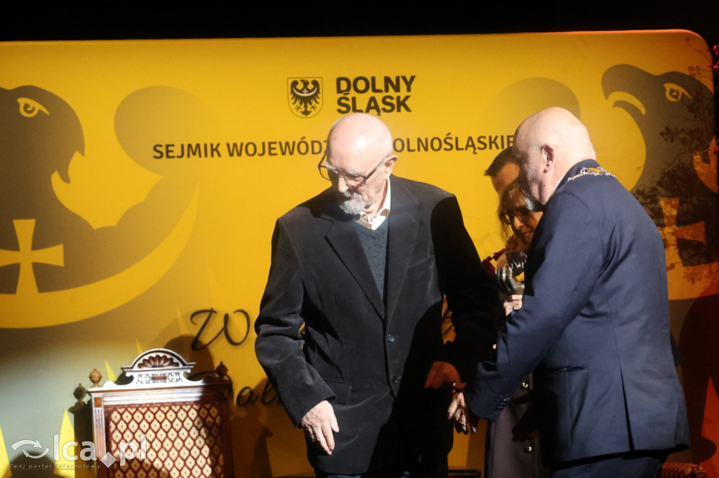 Uroczysta sesja Sejmiku w legnickim teatrze