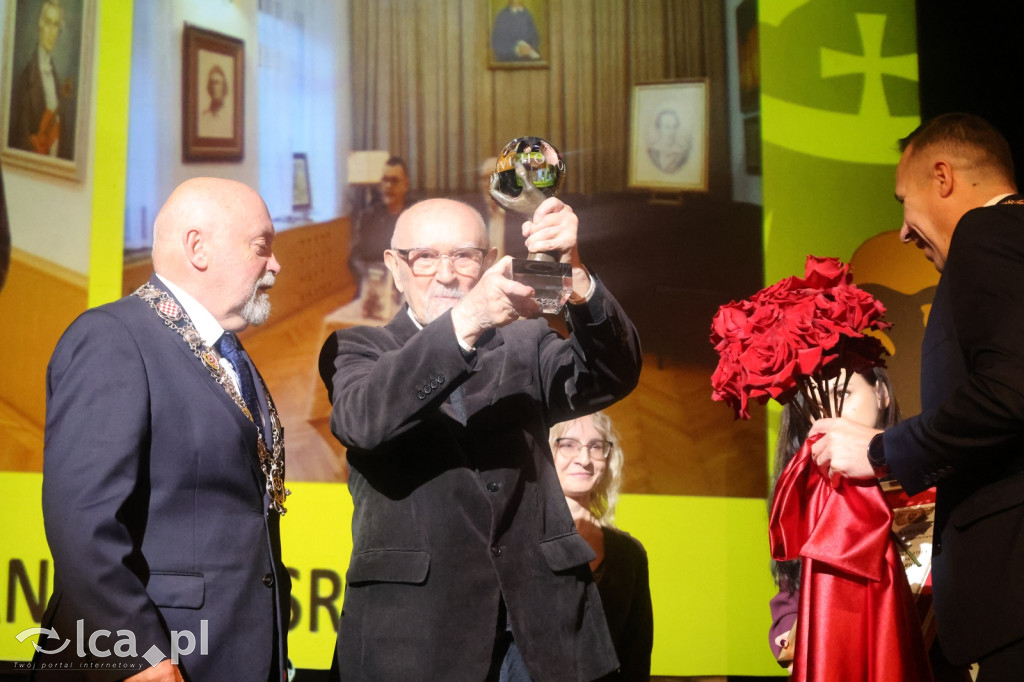 Uroczysta sesja Sejmiku w legnickim teatrze