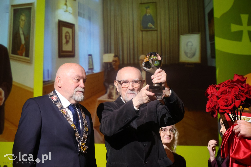 Uroczysta sesja Sejmiku w legnickim teatrze