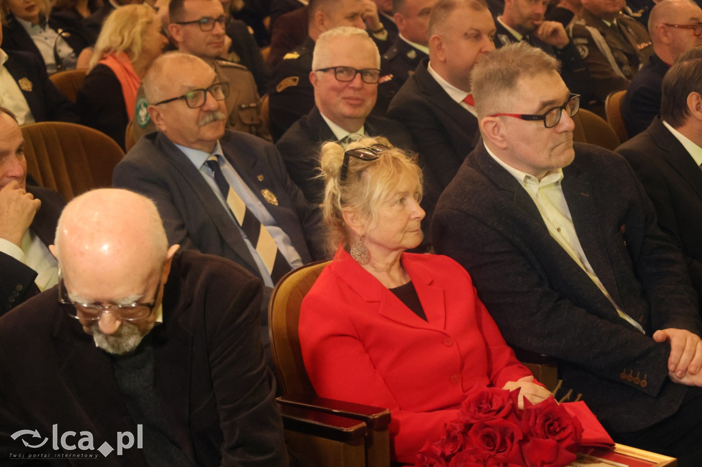 Uroczysta sesja Sejmiku w legnickim teatrze