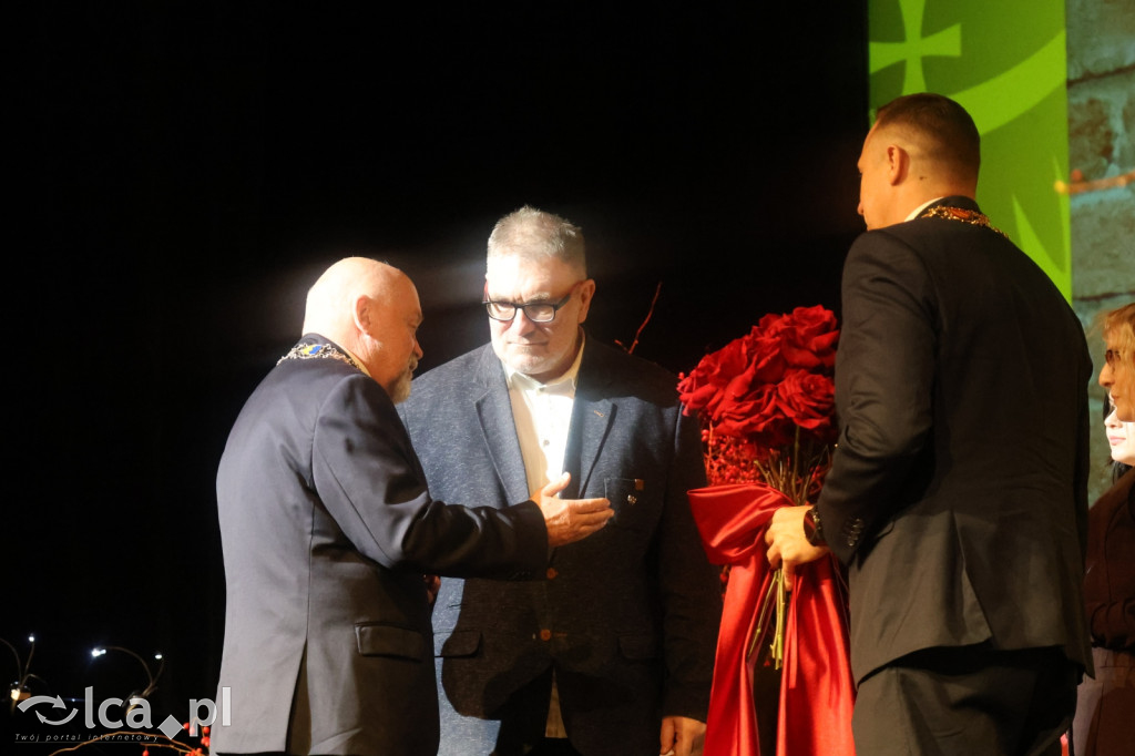 Uroczysta sesja Sejmiku w legnickim teatrze