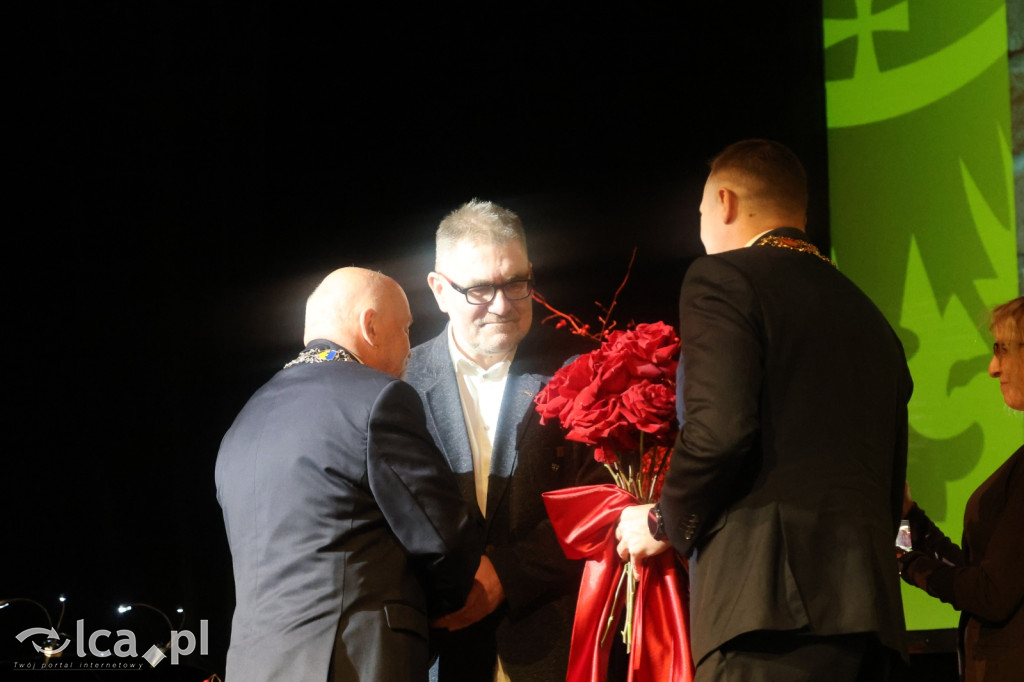 Uroczysta sesja Sejmiku w legnickim teatrze
