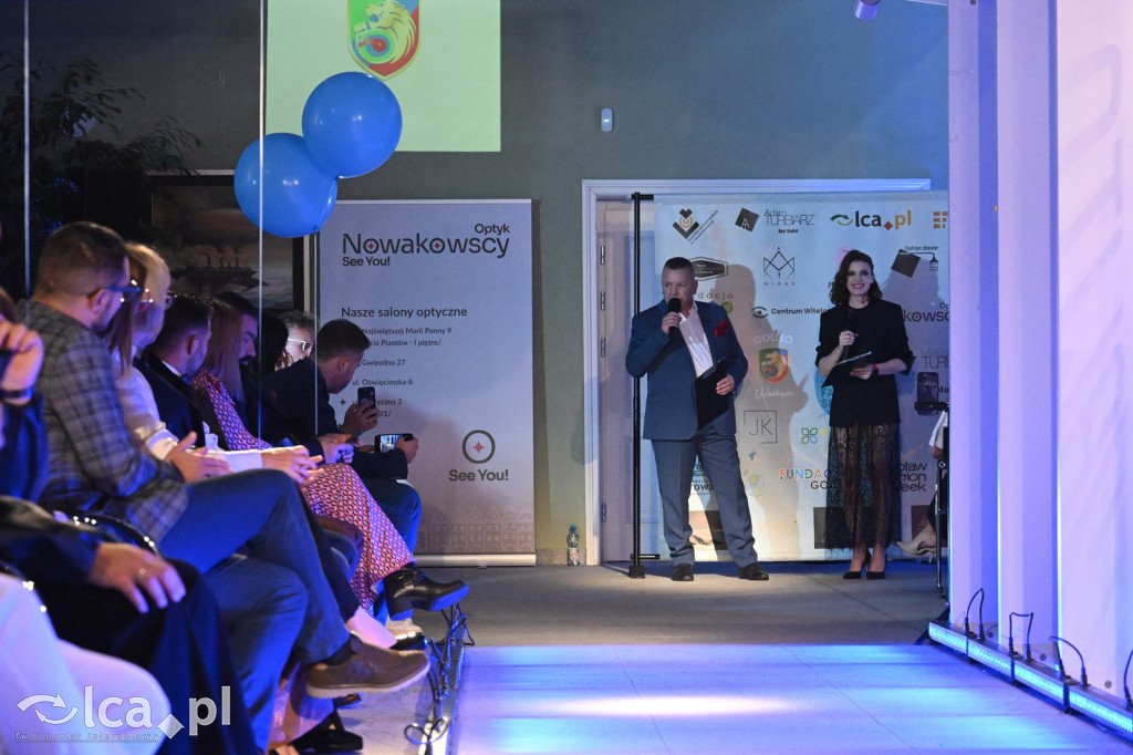 Pokaz „25 lat kolorowej mody”