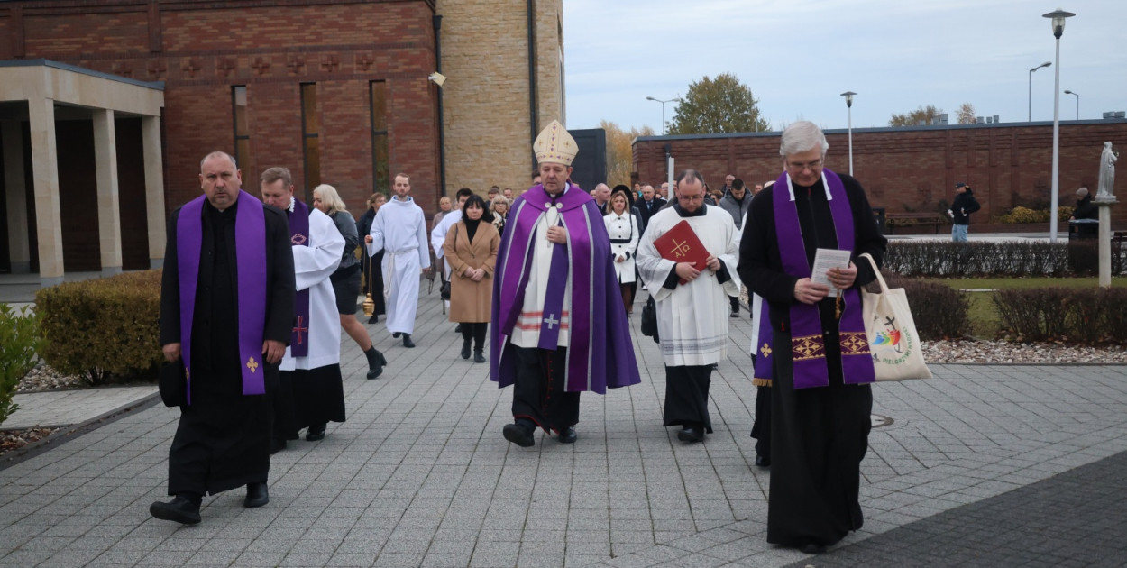 Msza święta i procesja różańcowa