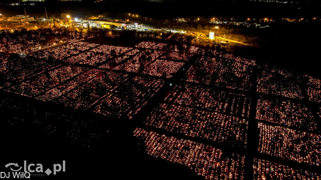 Legnicki cmentarz nocą z drona