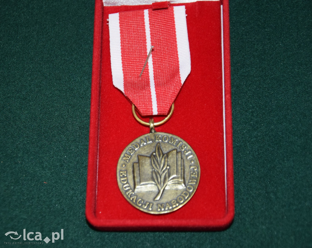 Medale KEN wręczone nauczycielom z powiatu