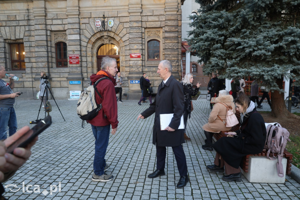 Burza po zdjęciu krzyża z sali obrad w Legnicy