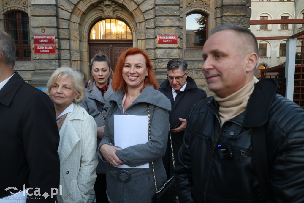 Burza po zdjęciu krzyża z sali obrad w Legnicy