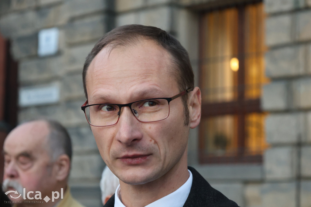 Burza po zdjęciu krzyża z sali obrad w Legnicy