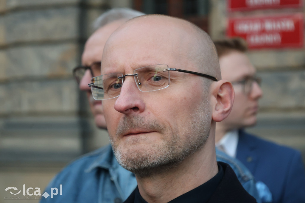 Burza po zdjęciu krzyża z sali obrad w Legnicy