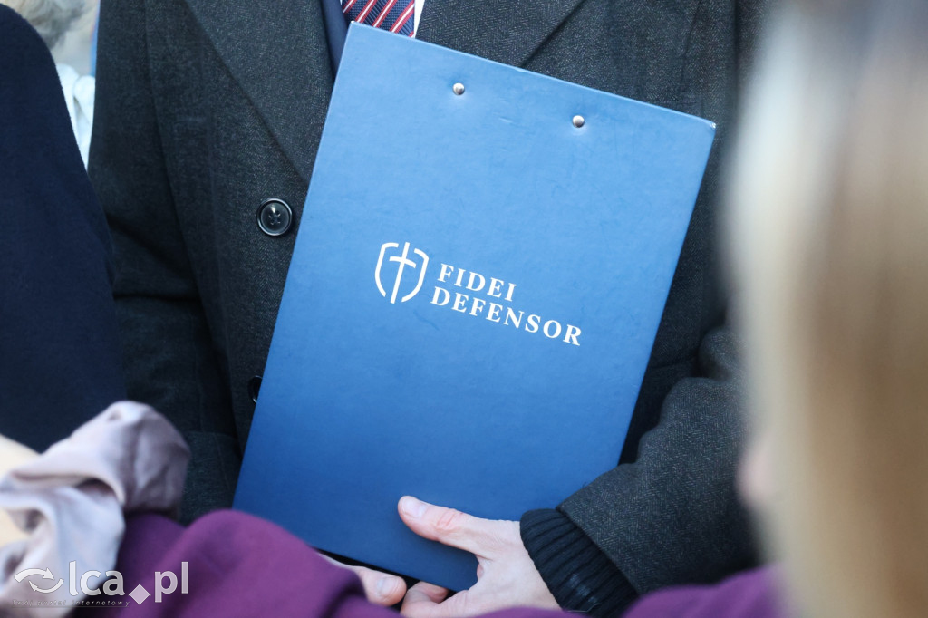 Burza po zdjęciu krzyża z sali obrad w Legnicy