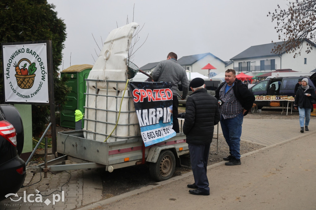 Niedzielny targ zdrowej żywności w Bartoszowie