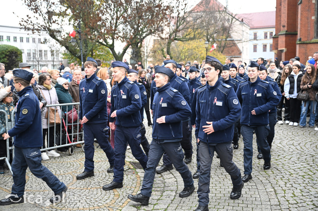 Młodzi w mundurach wypowiedzieli słowa roty