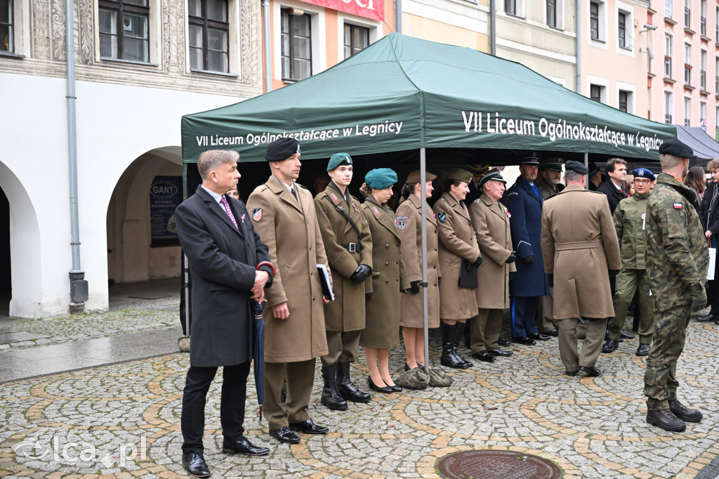 Młodzi w mundurach wypowiedzieli słowa roty