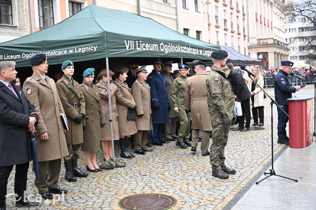 Młodzi w mundurach wypowiedzieli słowa roty